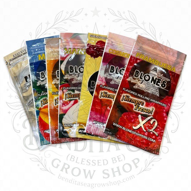 Blunt Wrap Blones Double Deluxe x2: sobres de varios sabores, sobre fondo blanco