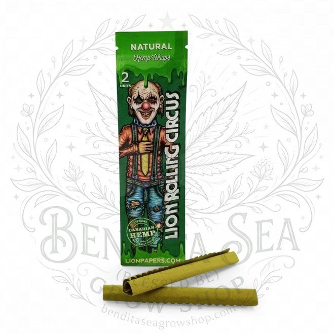 Blunt Wrap Lion Rolling Circus Natural junto a un wrap enrollado, sobre fondo blanco