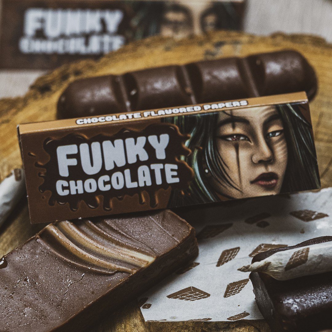 Cueros Papeles Lion Rolling Circus Funky Chocolate #9 sobre barras de chocolate