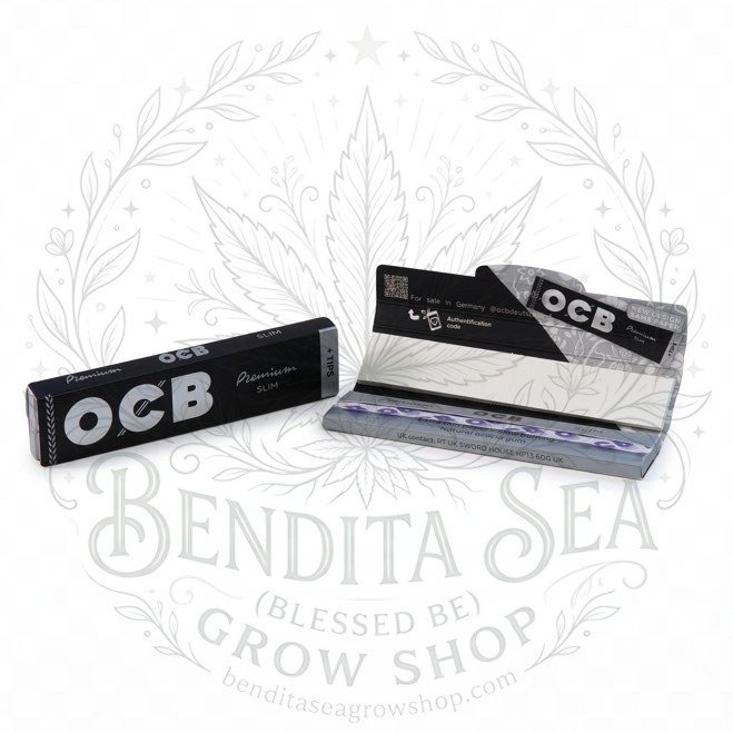 Cueros Papeles OCB Premium Slim + Tips: librillo cerrado y otro abierto con sus tips, sobre fondo blanco