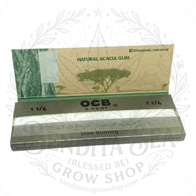 Cueros Papeles OCB X-Pert Silver #9 en su librillo abierto, con las hojas a la vista