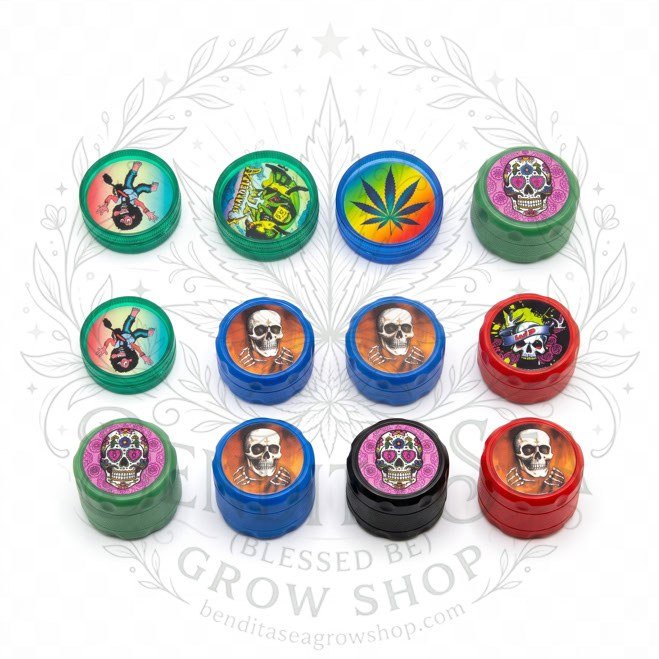 Grinder Mini Plástico: grinders con estampados, sobre fondo blanco