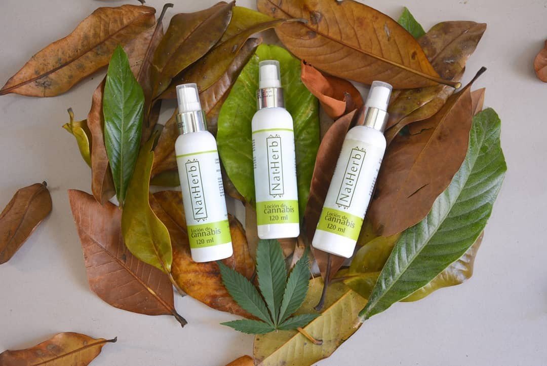 Loción Fría CBD Spray 120ml Natherb en escenario terapéutico 1