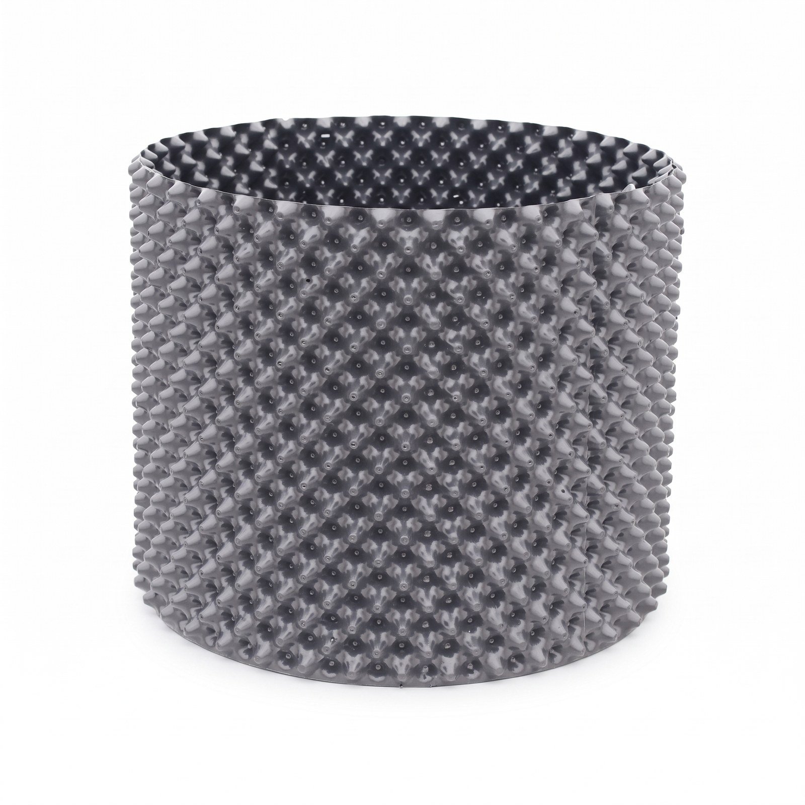 Matera Spacepot de 83 litros de plástico negro sobre fondo blanco